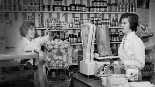 Gamla myndin af Kolbrúnu og Valgerði Ingólfsdóttur